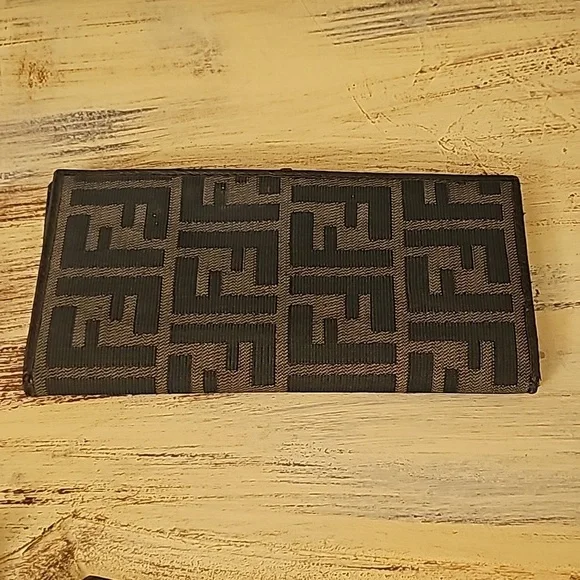 Fendi Bifold Long Zucca Wallet With Dust Bag Included. - Picture 4 of 11